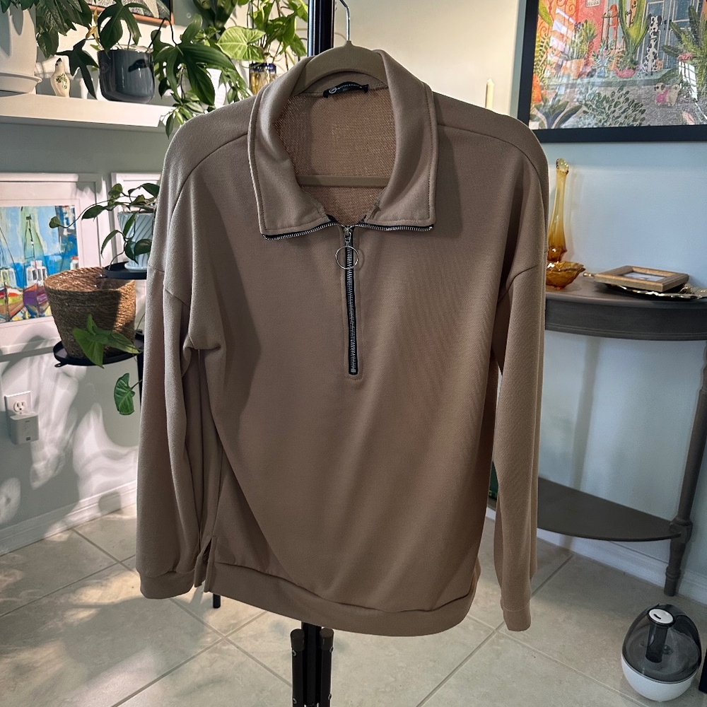 Sweatshirt